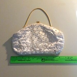 Vintage handmade in Hong Kong beaded/seguin clasp purse gold serpentine/clasp